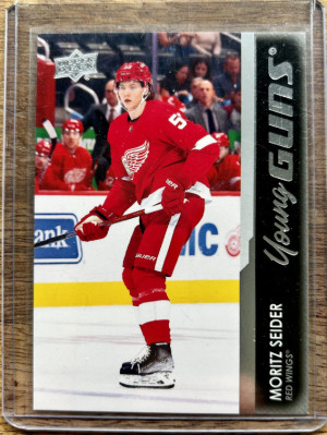 2021-22 Upper Deck Series 2 Moritz Seider Young Guns Rookie front