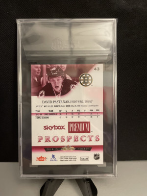 2014 Fleer Showcase David Pastrnak Skybox Premium Star Rubies 30/50 SGC 8.5 back