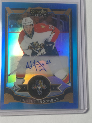 2015-16 Vincent Trocheck Platinum Blue Rainbow Autographs front
